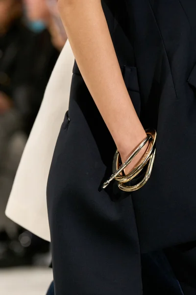 Look 29